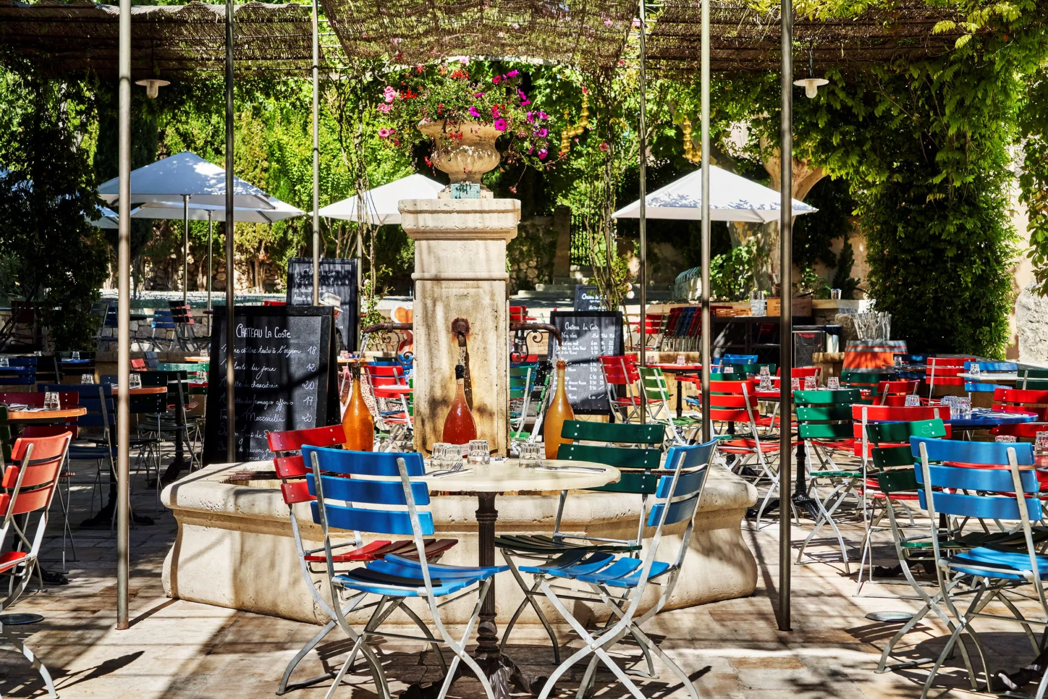 Terrasse provençale du Château La Coste.